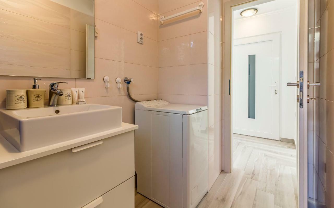 Apartment Mika Pula Buitenkant foto