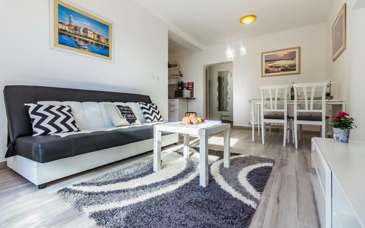 Apartment Mika Pula Buitenkant foto